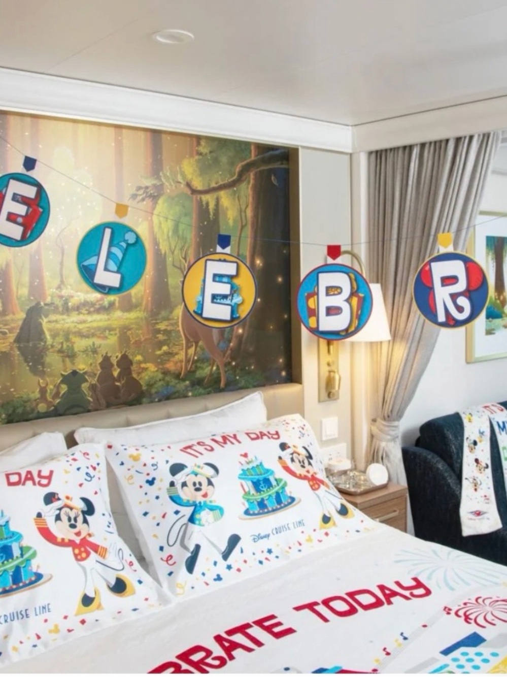 Disney Mickey & Friends 'Celebrate Today' Bright Multicolor Bedding - Picture 4 of 10